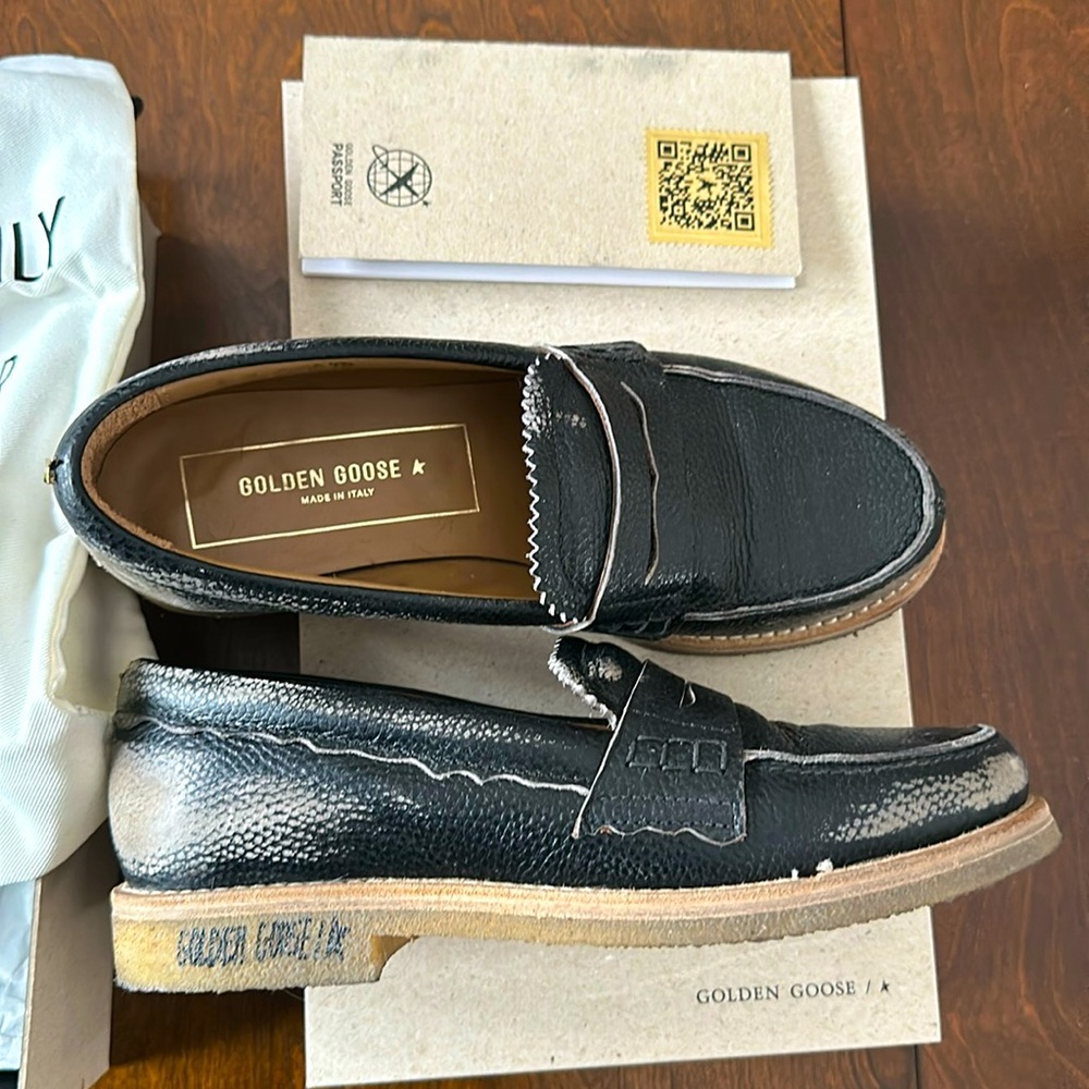 Golden Goose Jerry Loafer in distressed black 37